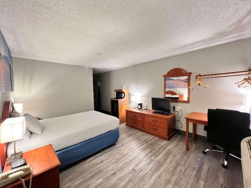 Days Inn by Wyndham Clearfield 4