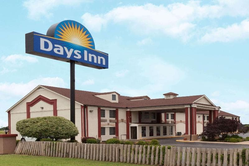 Days Inn By Wyndham Shawnee 4