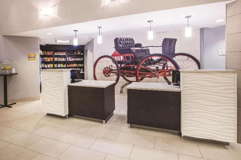 La Quinta Inn & Suites by Wyndham Kokomo 5
