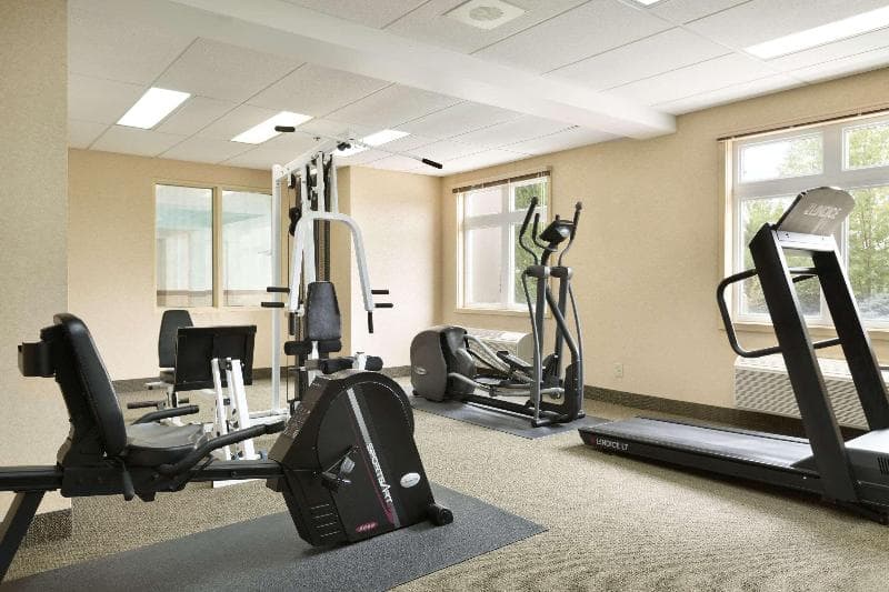 Days Inn by Wyndham Orillia 2