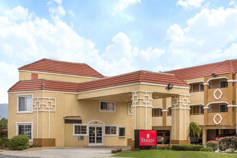 Ramada by Wyndham Ontario photo 1