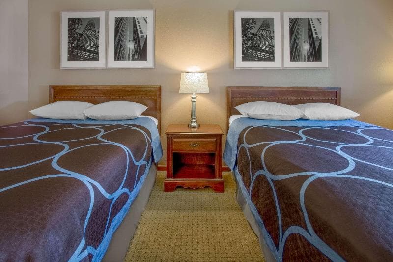 Baymont by Wyndham Oshkosh Airport 2