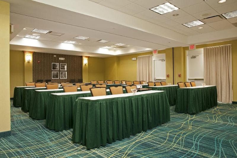 Springhill Suites By Marriott Warrenville 4