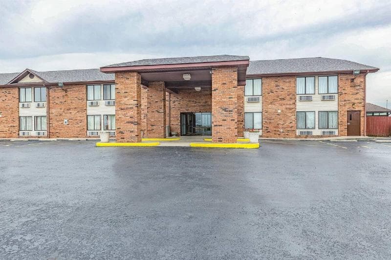 Red Lion Inn & Suites Pontoon Beach main