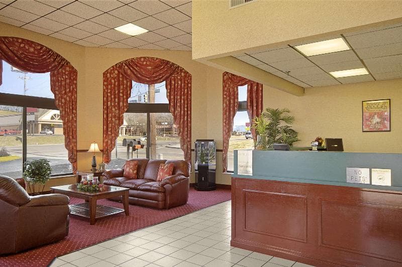Days Inn by Wyndham Apple Valley Pigeon Forge/Sevierville 3