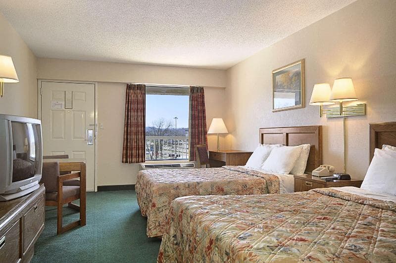 Days Inn by Wyndham Apple Valley Pigeon Forge/Sevierville 2