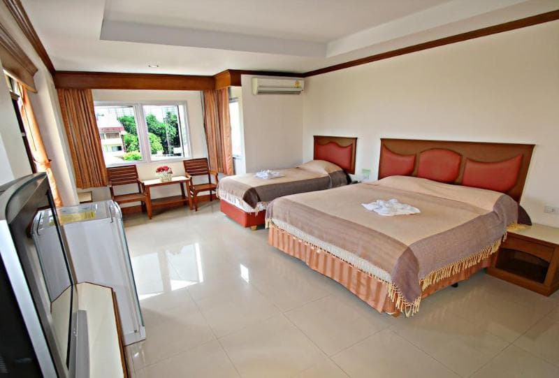 Lek Villa 2