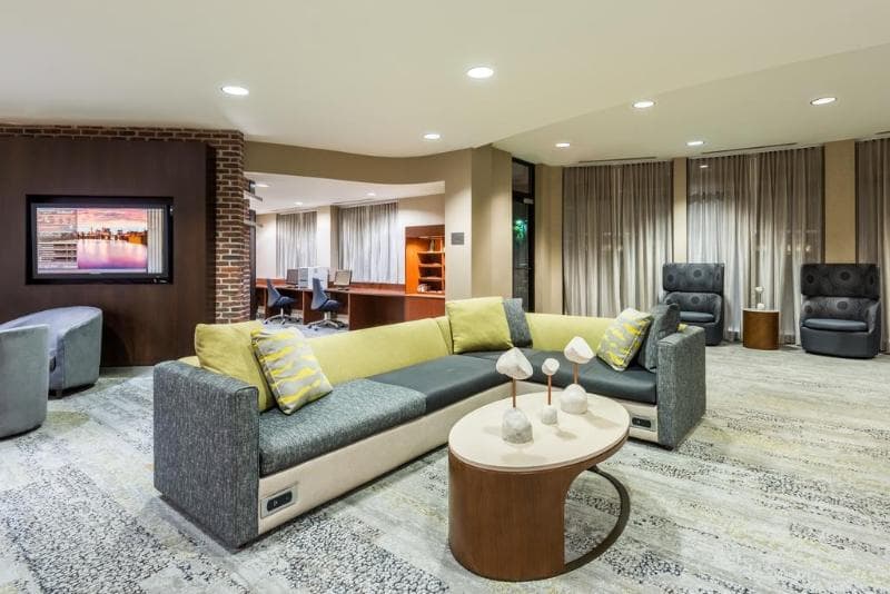Courtyard By Marriott Providence Lincoln 3