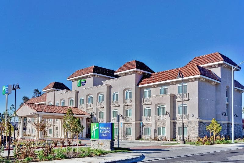Holiday Inn Express & Suites Banning 5