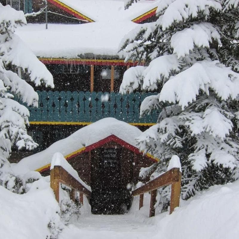 Chateau Apres Lodge main