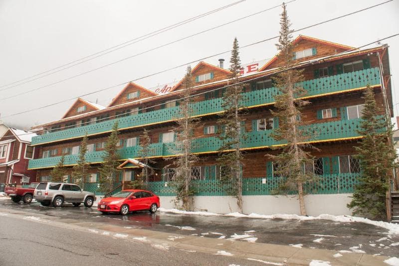 Chateau Apres Lodge photo 1