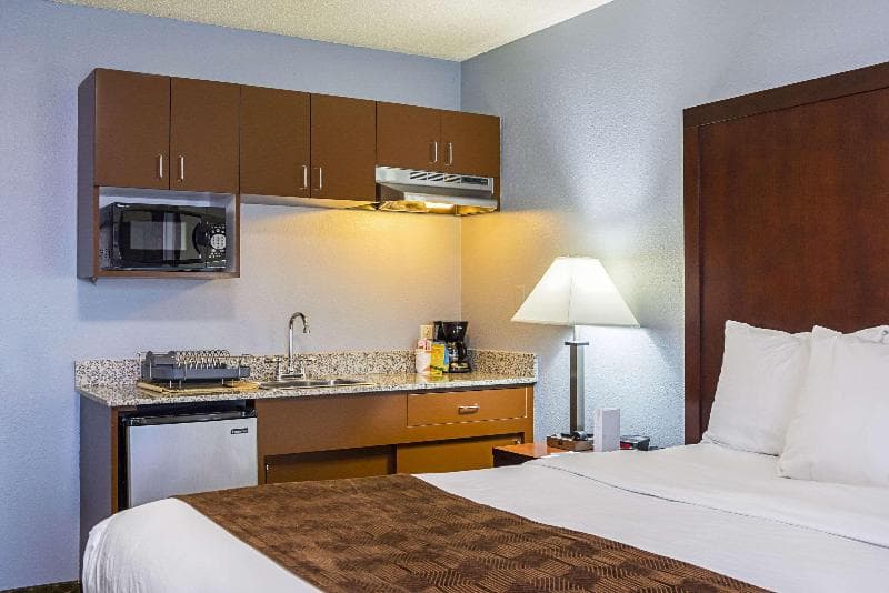 Quality Inn & Suites Clackamas - Portland 5