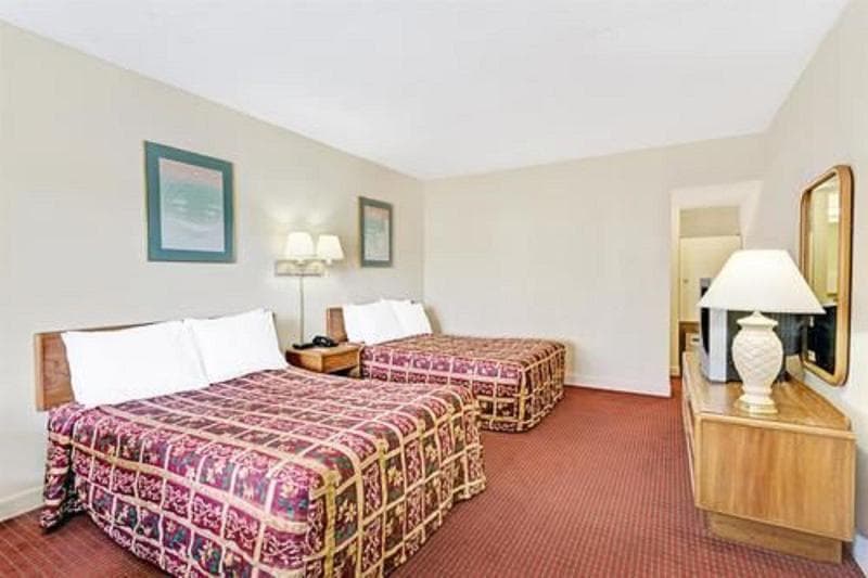 Capt. John Smith Inn 5