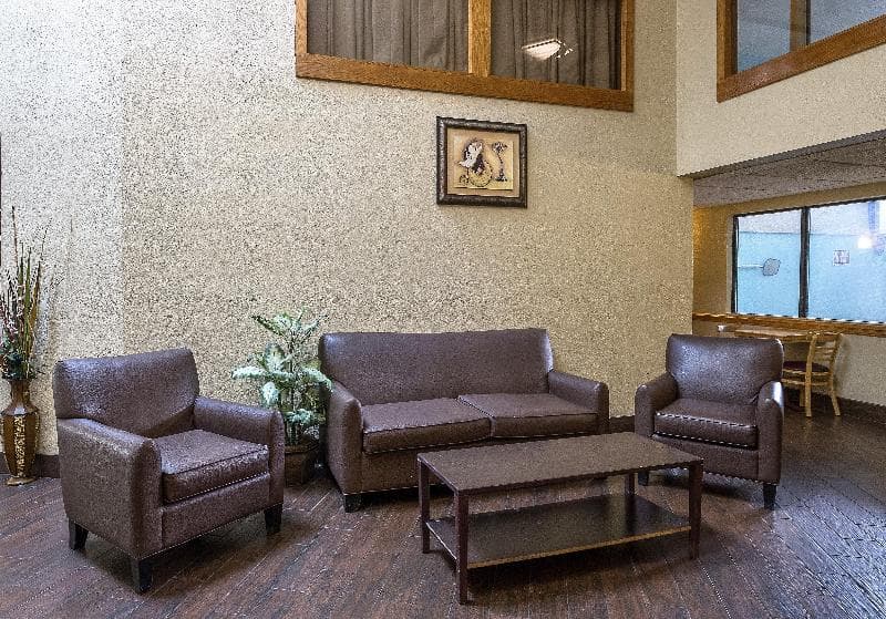 Red Roof Inn & Suites Hermitage 5