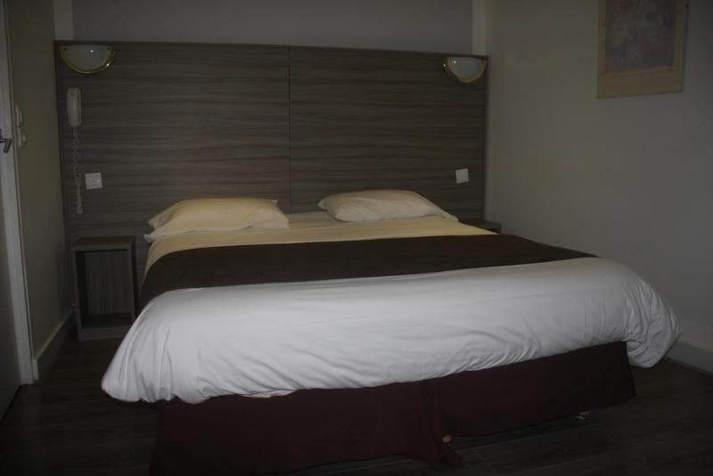 Super Hotel 4