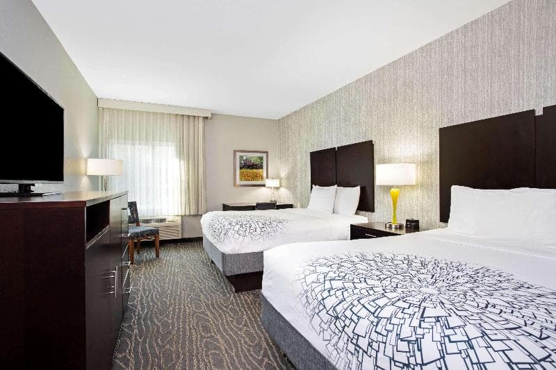 La Quinta Inn & Suites by Wyndham Palestine 5
