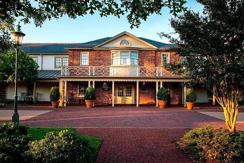 Williamsburg Lodge, Autograph Collection 4