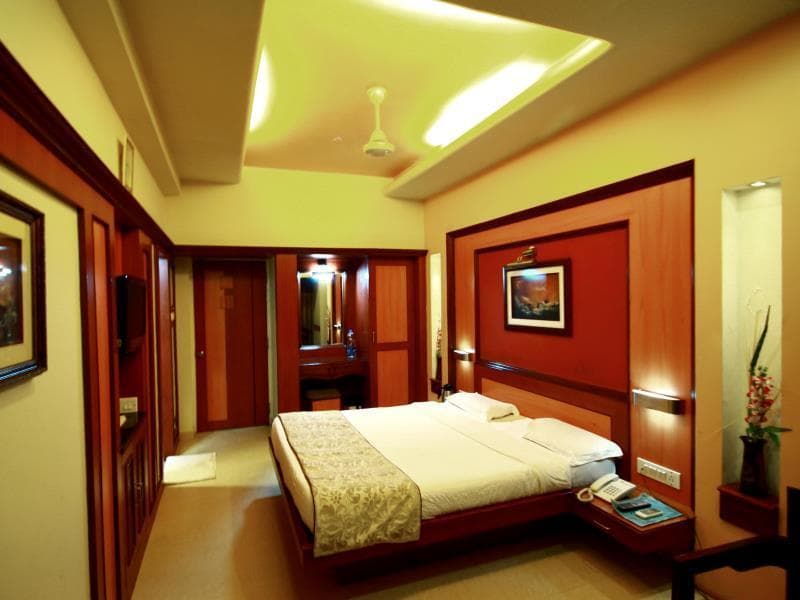 Hotel Holiday Resort 3
