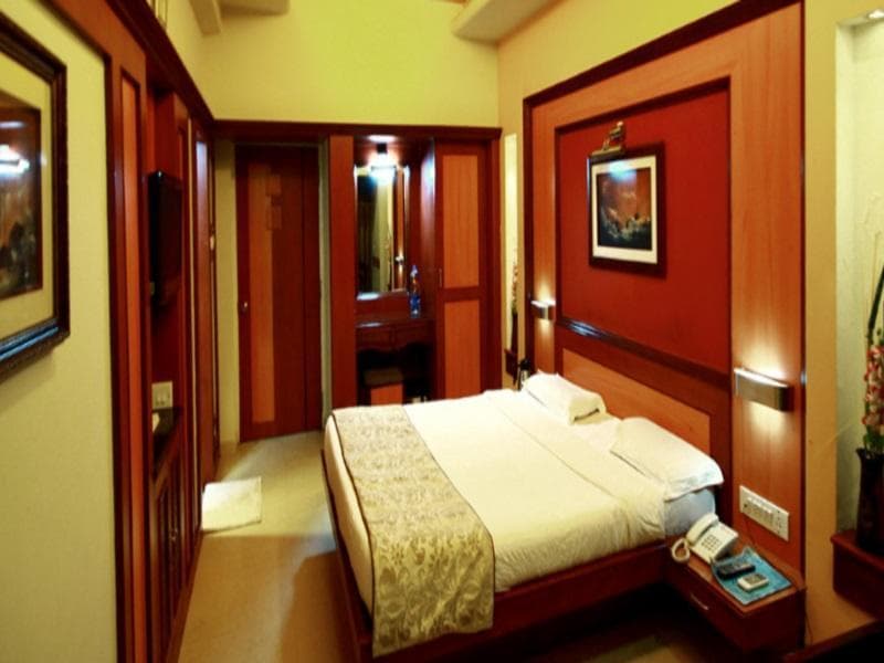 Hotel Holiday Resort 4
