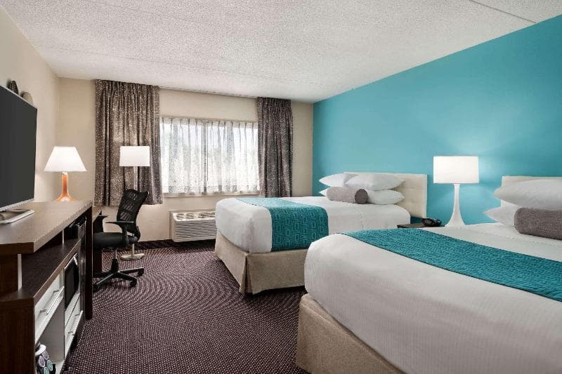 Howard Johnson by Wyndham South Portland 5