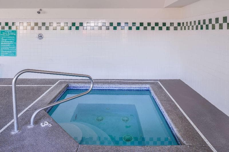 Travelodge Suites by Wyndham Newberg 4