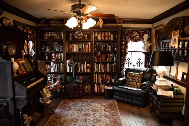 Williamsburg Sampler B & B 5