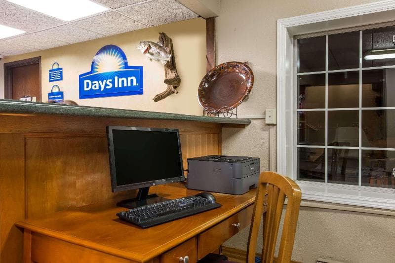 Days Inn By Wyndham Pierre photo 1