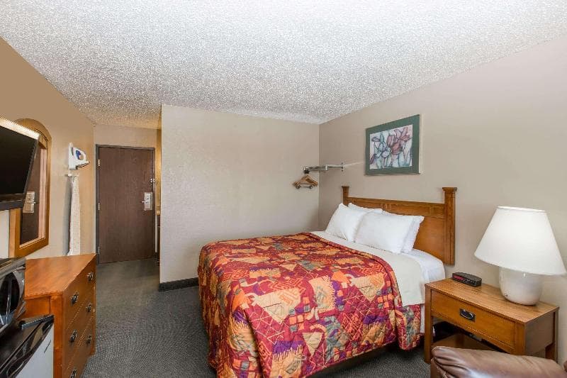 Days Inn By Wyndham Pierre 3