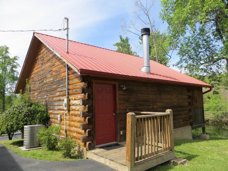 River Place Inn & Cabins 3