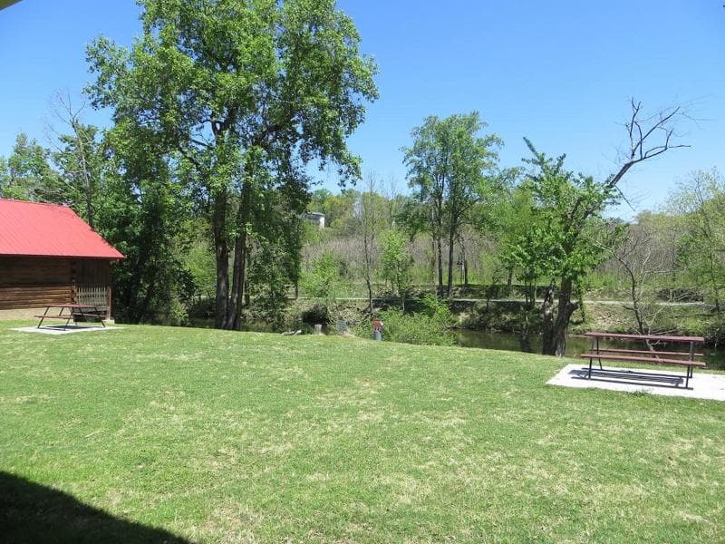 River Place Inn & Cabins 4