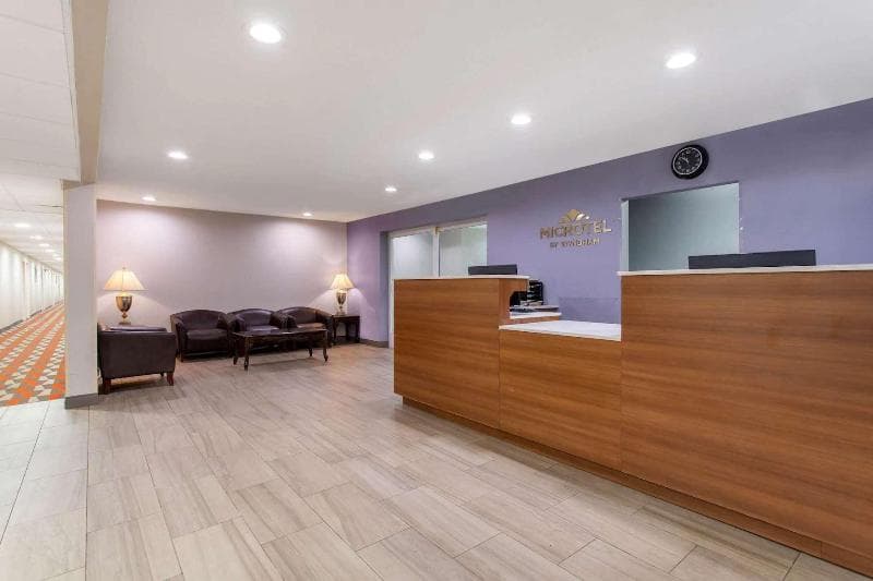 Microtel Inn & Suites By Wyndham Philadelphia Airport 4