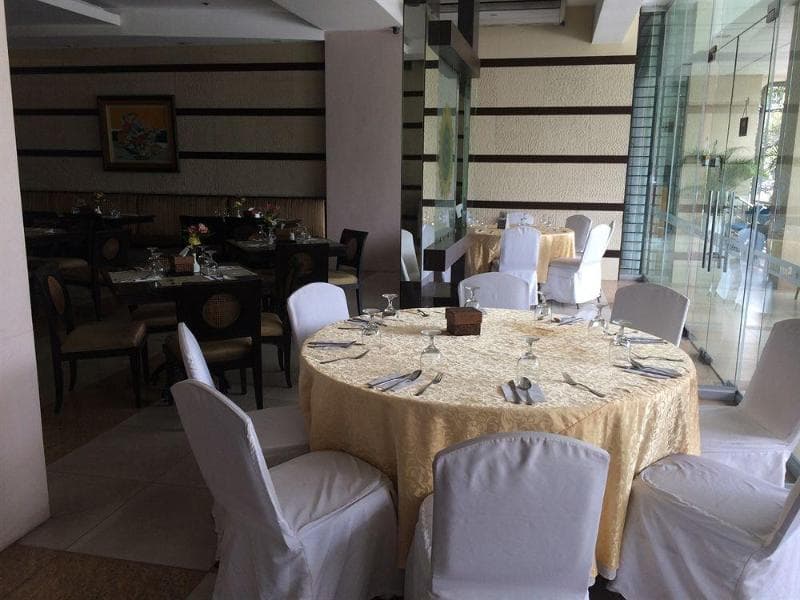 Baguio Burnham Suites Hotel 3