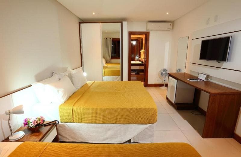 Flamingo Beach Hotel 4