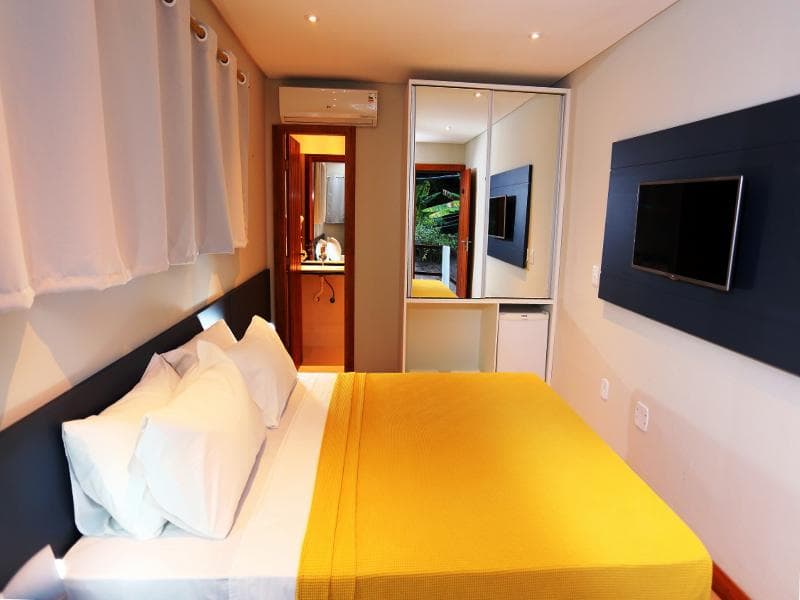 Flamingo Beach Hotel 3
