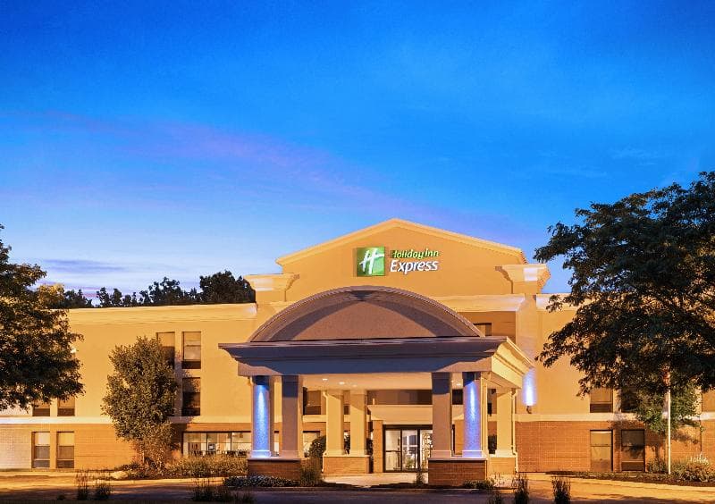 Holiday Inn Express Indianapolis Airport 2