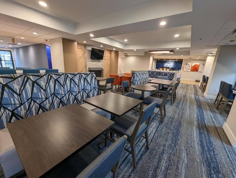 Holiday Inn Express Indianapolis Airport 5
