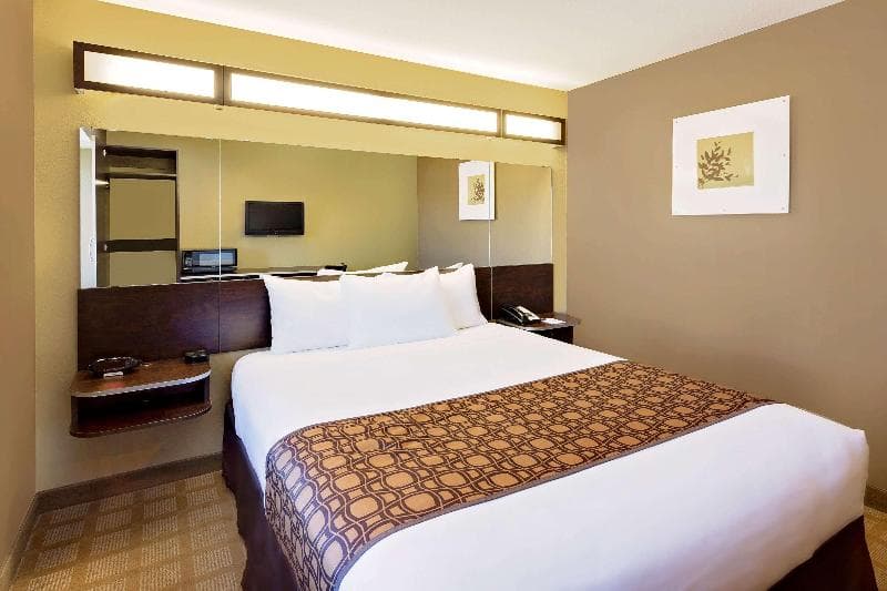 Microtel Inn & Suites By Wyndham Prairie Du Chien 4