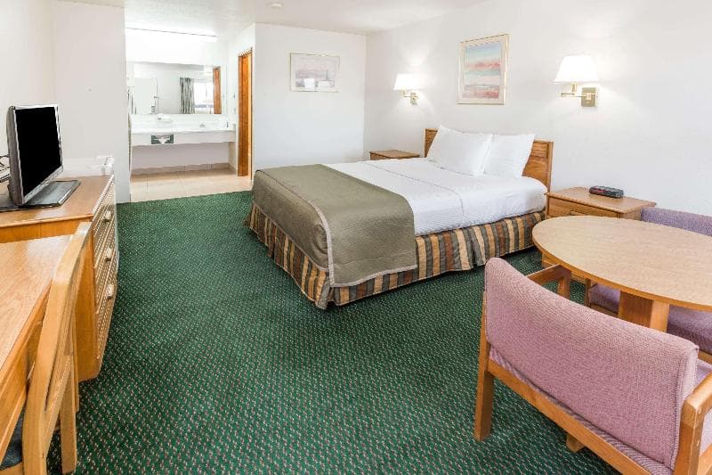 Howard Johnson by Wyndham Roseburg photo 1