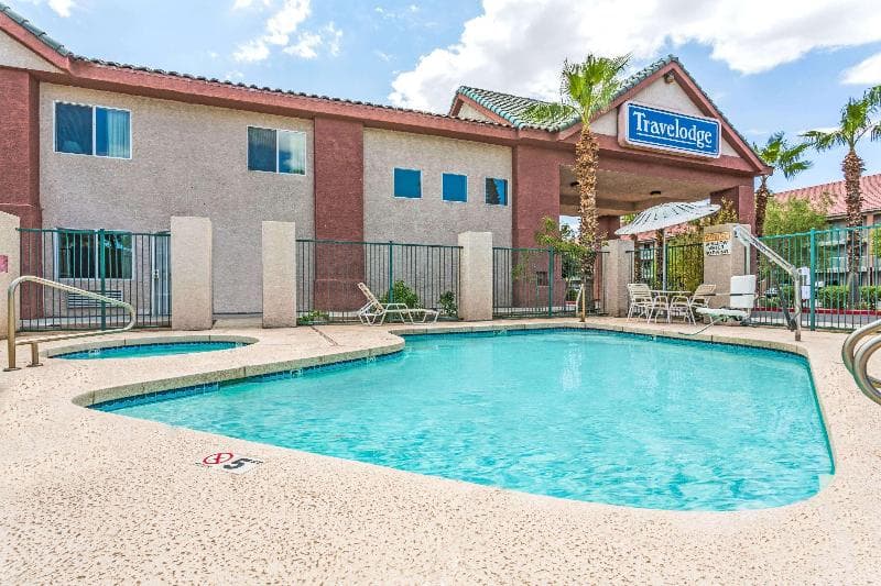 Days Inn By Wyndham Phoenix West 4
