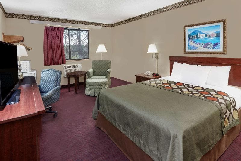 Super 8 By Wyndham Greenville 5