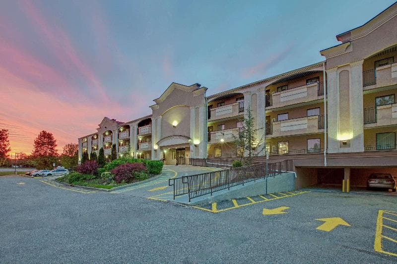 Travelodge by Wyndham Parsippany 2