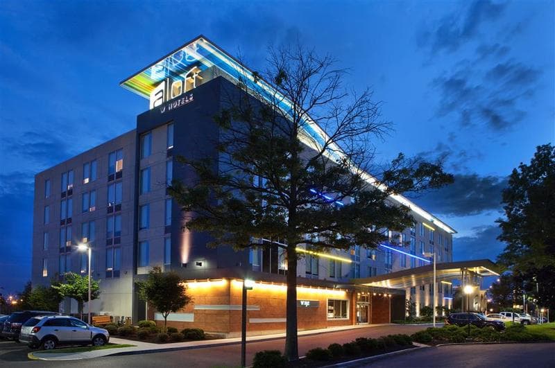 Aloft Philadelphia Airport 5