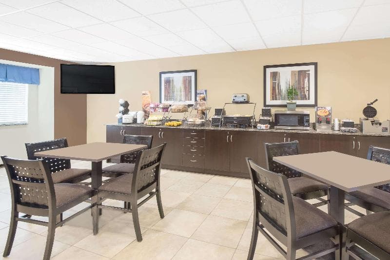 Microtel Inn & Suites By Wyndham Waynesburg 5