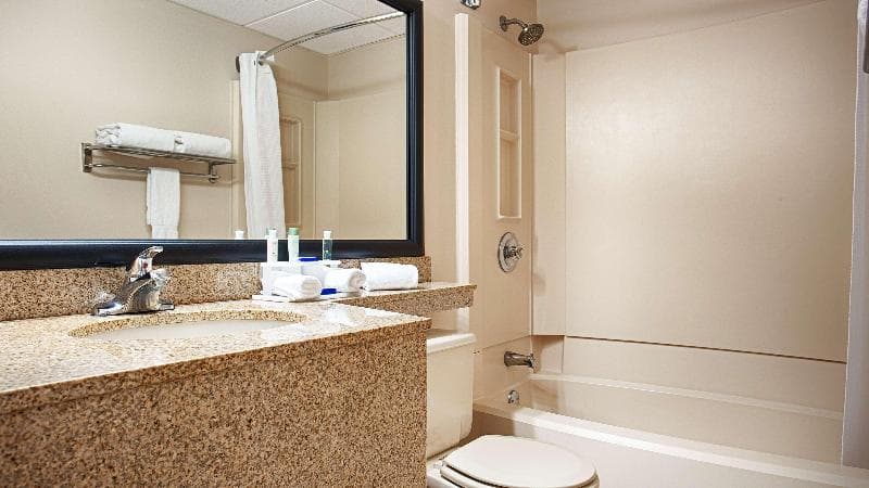 Best Western Plus Como Park Hotel 5