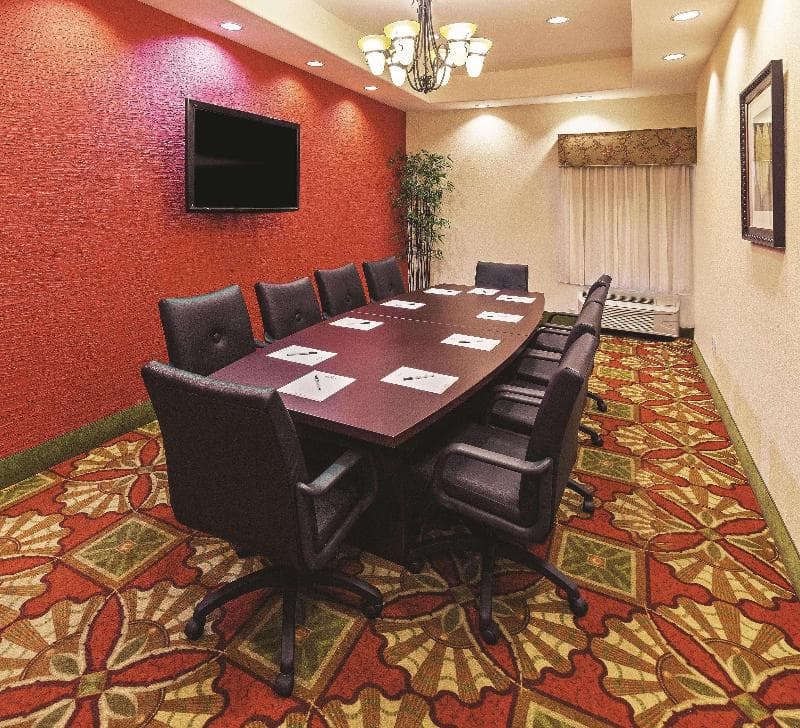 La Quinta Inn & Suites by Wyndham Port Arthur photo 1