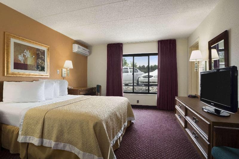 Ramada By Wyndham Pittsburgh/New Stanton main