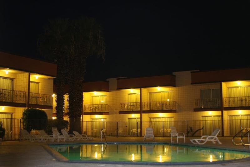 Royal Plaza Inn 3
