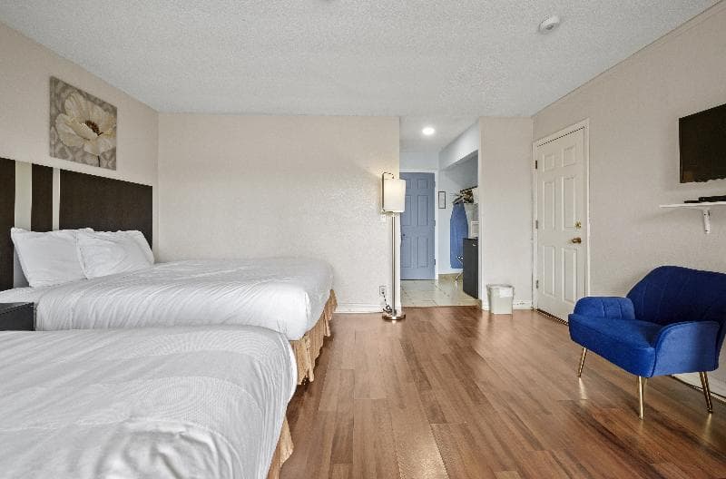 Sol Springs Inn main