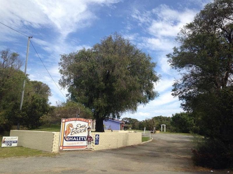Emu Beach Chalets photo 1