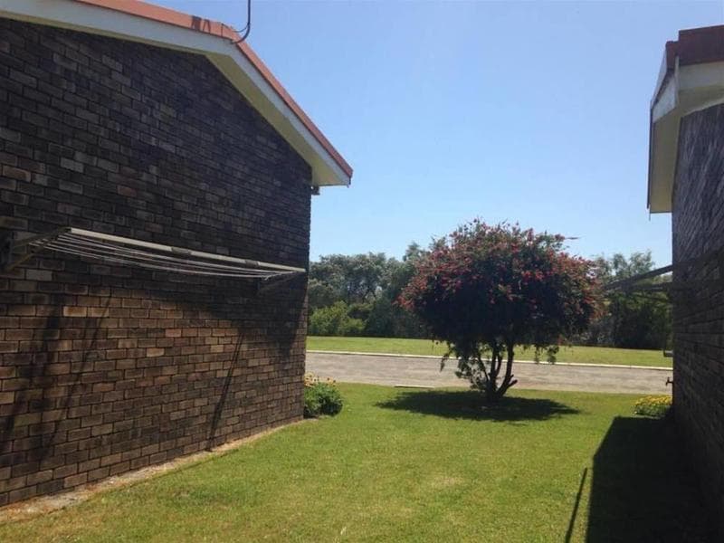 Emu Beach Chalets 3